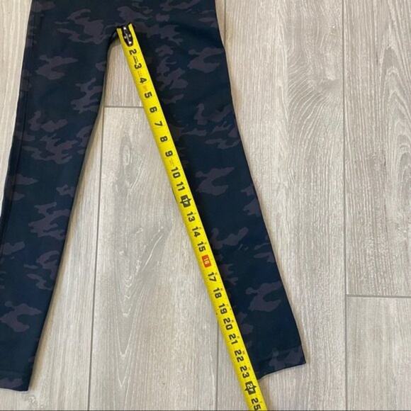 SPANX High Waisted Look At Me Now Leggings Camo Stretch Gray Black Size Small - Picture 7 of 8